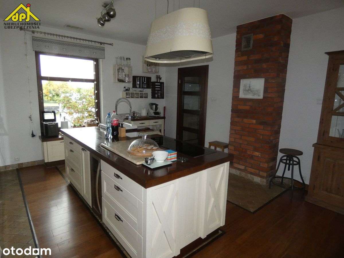 Dom jednorodzinny wolnostojący w stylu dworku-16