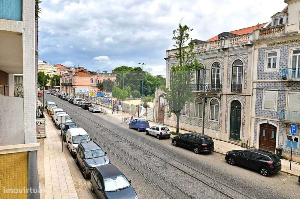 Apartamento T1 | Remodelado | Mobilado | Varanda e terraço | Campo Már-15