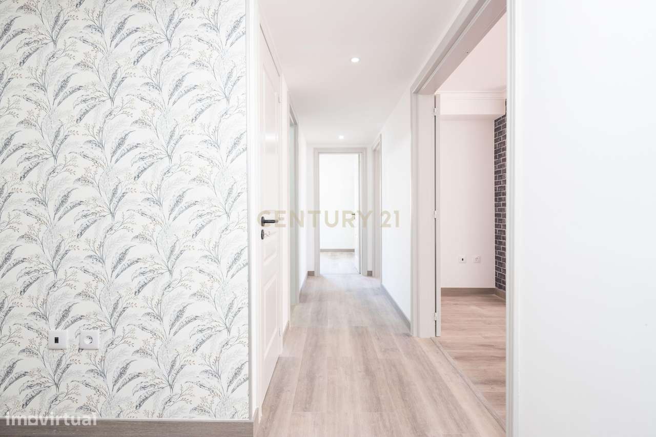 Apartamento T2 remodelado, com lugar de garagem em Amora, Seixal - Opo - Grande imagem: 3/14