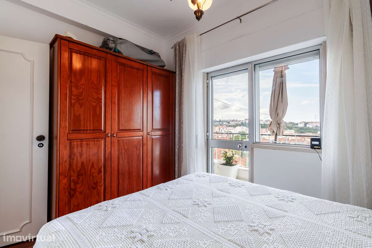 Apartamento T2+1 com Vista Desafogada | Cacém-14