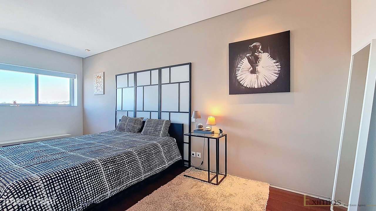 Apartamento T2 com garagem, em Árvore-9