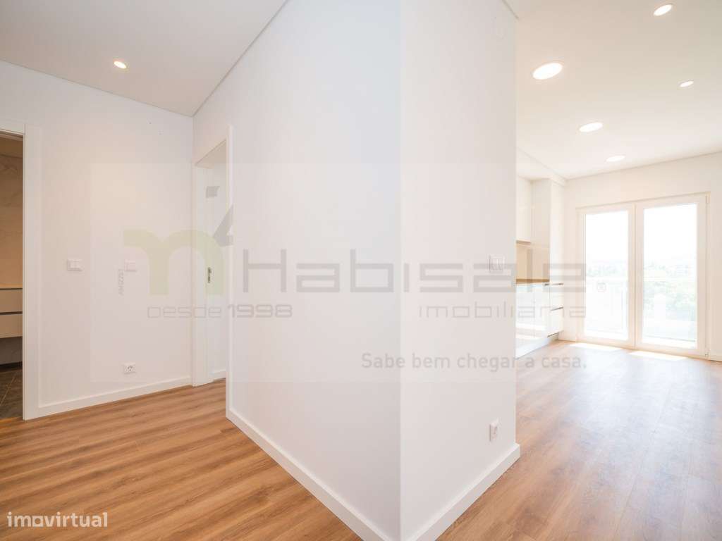 T2 novo na Parede com vista mar-10