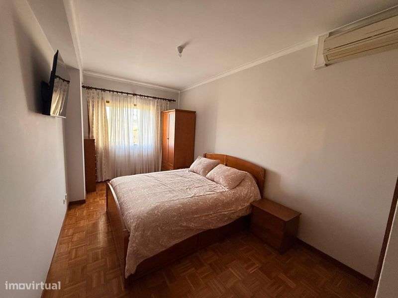 Arrendo Apartamento T1 com garagem 2 carros - Grande imagem: 4/8