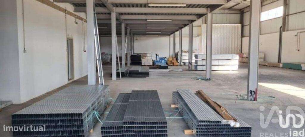 Armazém em Estômbar e Parchal de 1050,00 m2 - Grande imagem: 2/8