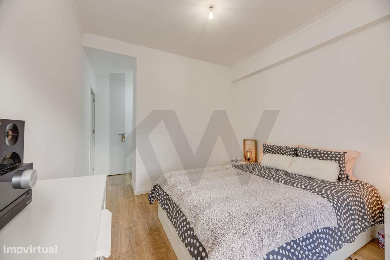 Apartamento T2 totalmente renovado com Suite, Varanda e Arrecadação na-22