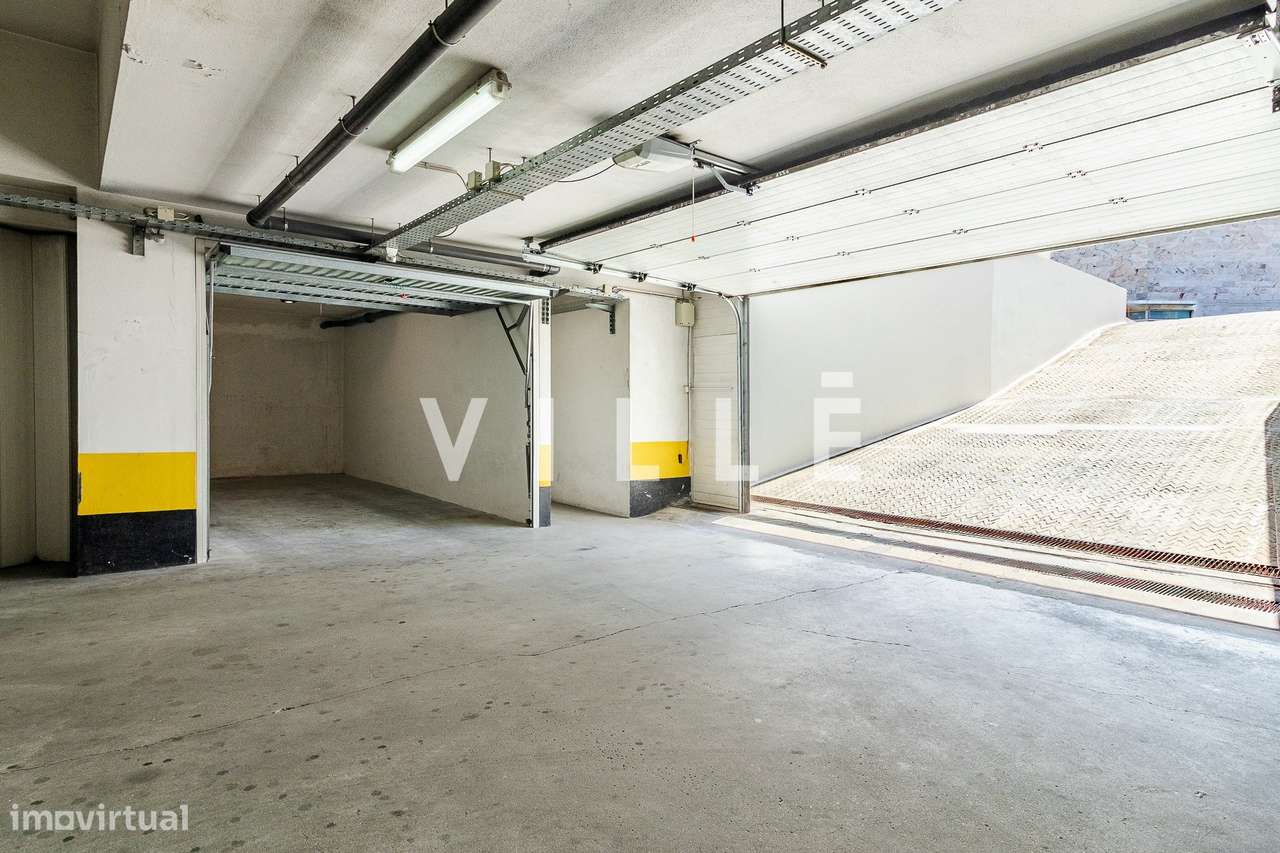 Apartamento T2 com Garagem Fechada e Arrumo no Glicinias-33