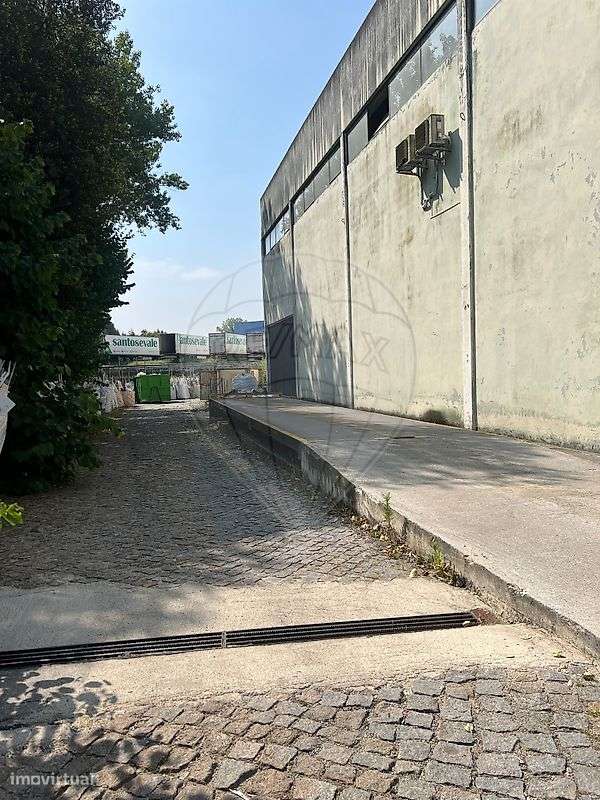 Armazém T2 para venda-12