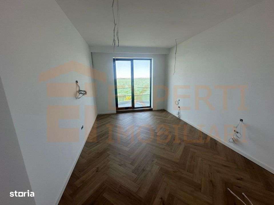 Apartament 3 camere Lake On Residence - vedere superba catre lac!-8