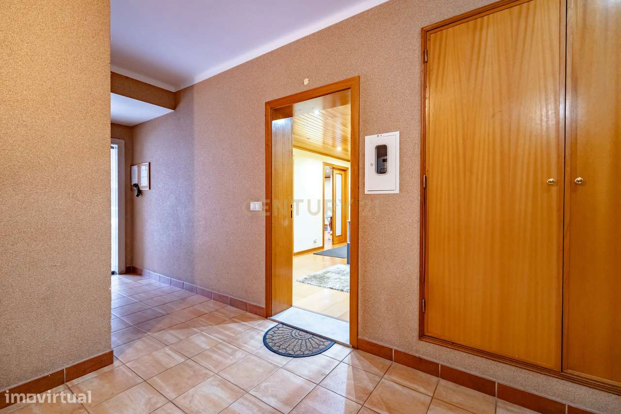 Apartamento T2 com Terraço e Garagem fechada em Condeixa-a-Nova-5