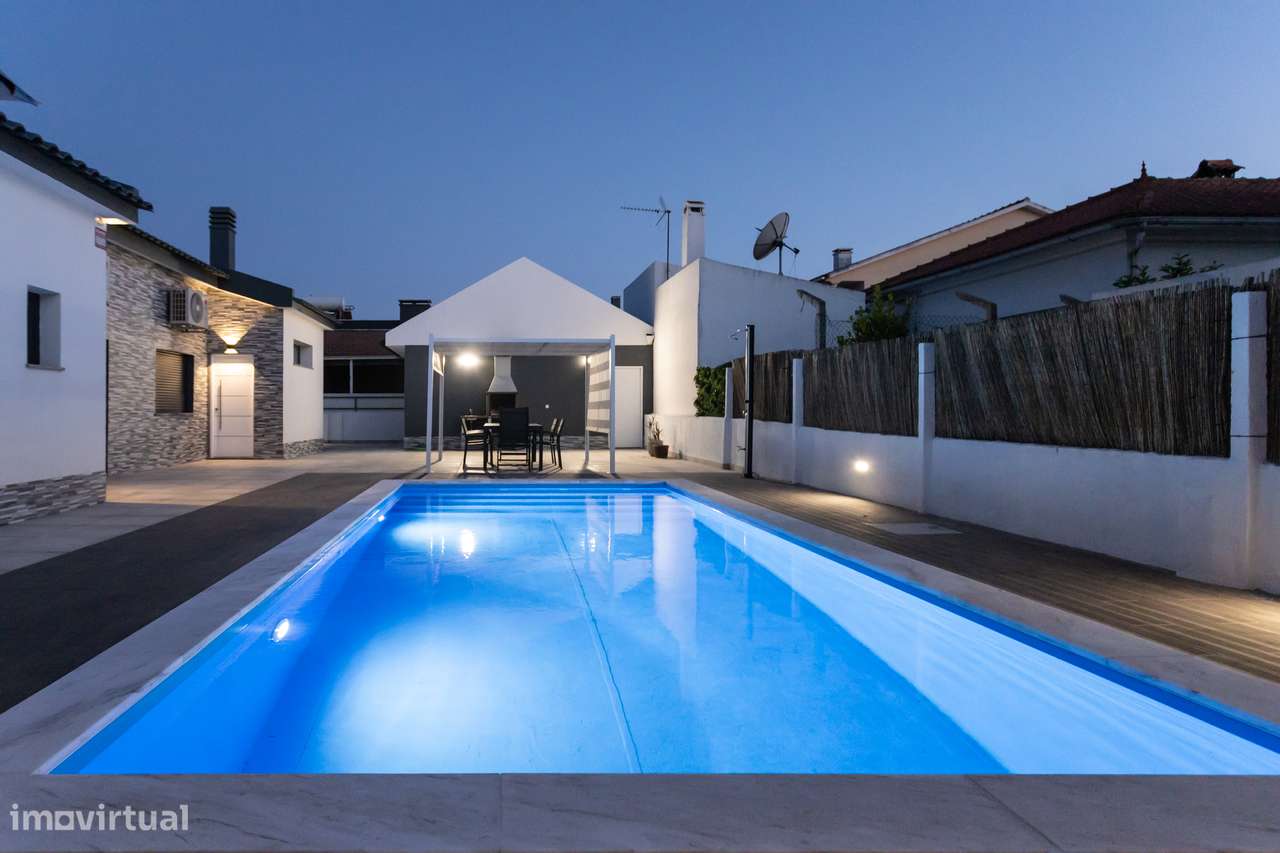 Fantástica moradia isolada T4 em Fernão Ferro-23