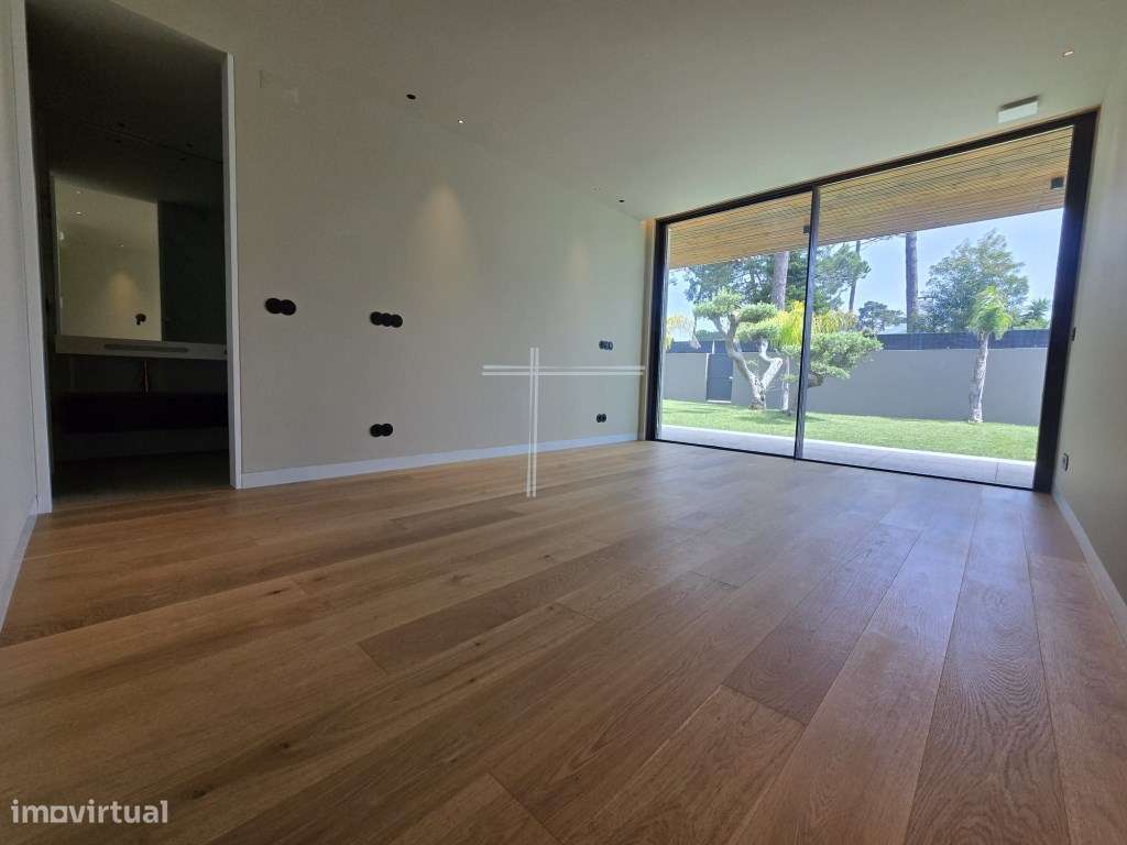 Moradia isolada T5, arquitetura contemporânea com piscina - Verdizela-33