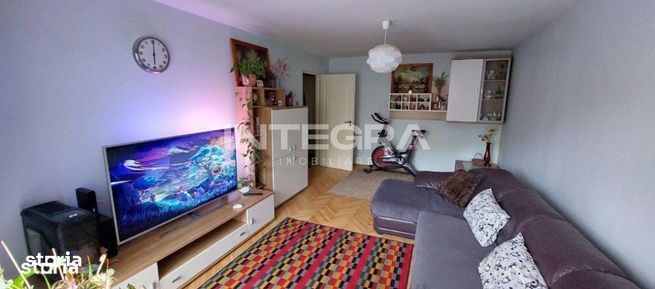Vand 3 Camere Decomandate | Etajul Unu  | Piata Cipariu | Boxa 20 Mp I-1