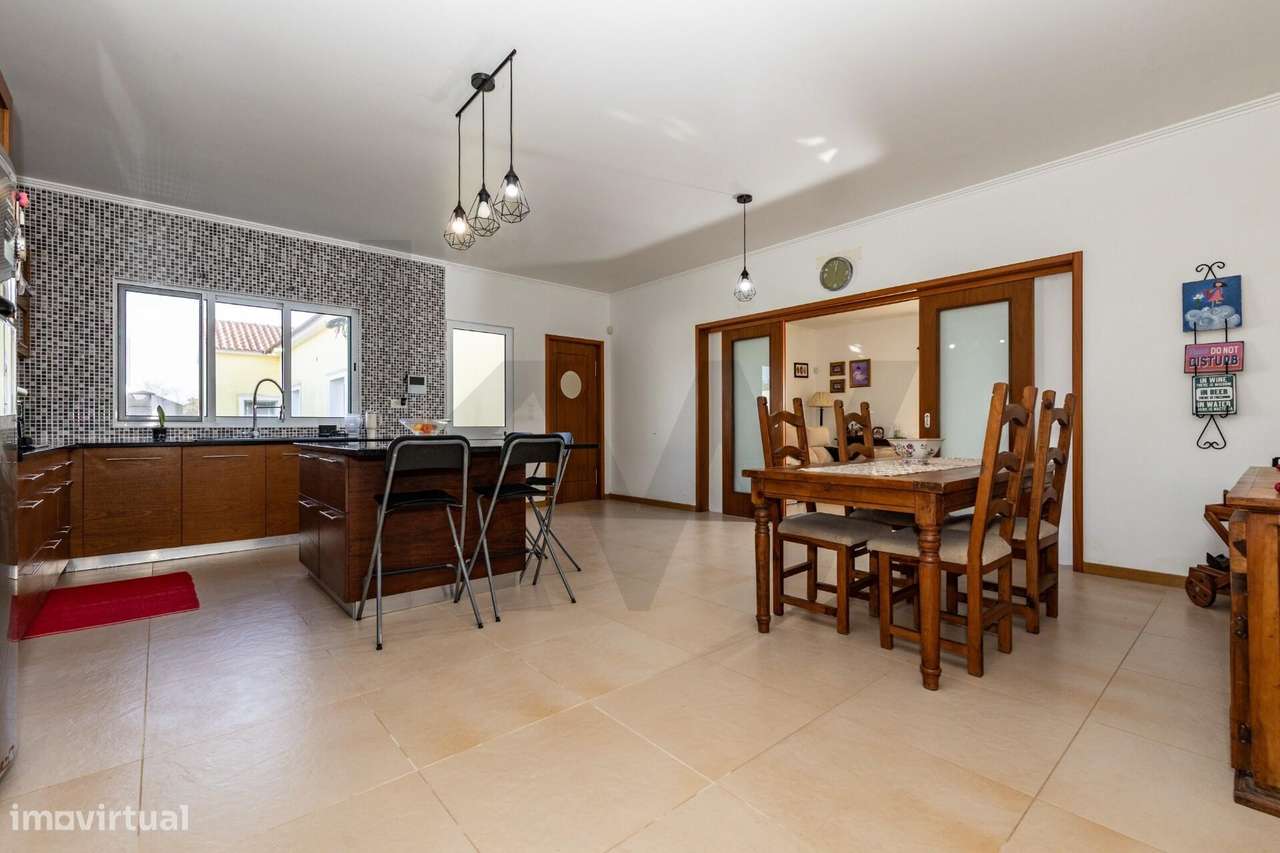 Moradia V4 Isolada com 3 Suites – São Vicente Ferreira, Ponta Delgada, - Grande imagem: 4/37