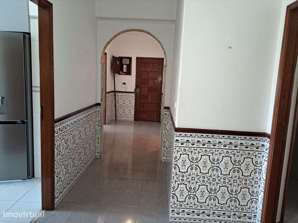 Apartamento T3 com garagem box-15