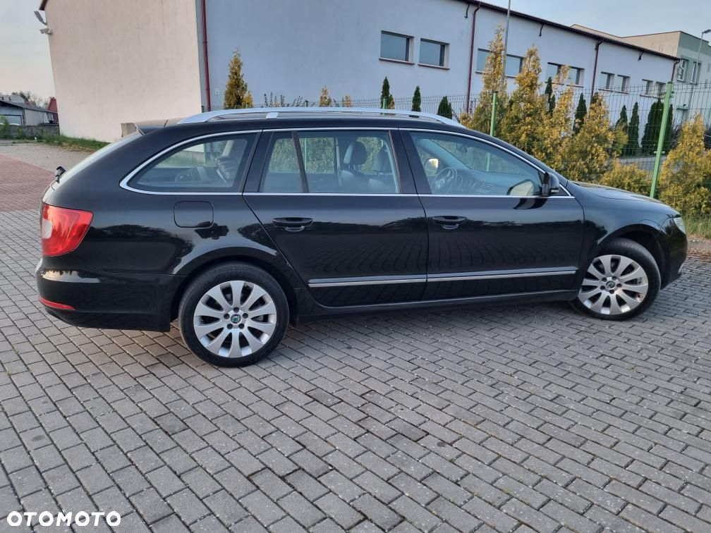 Skoda Superb 2.0 TDI DSG Elegance - 23