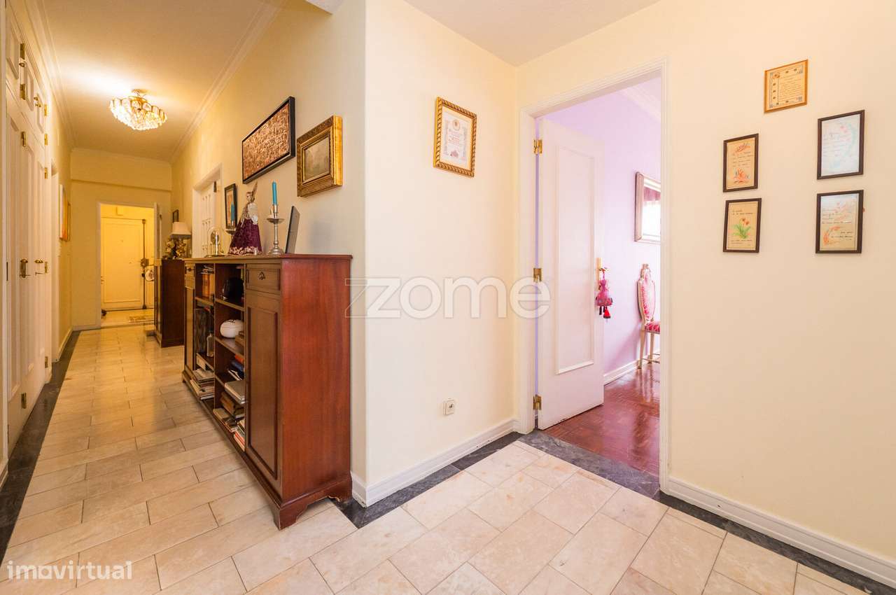 Apartamento T3 de Luxo c/ Vista Panorâmica Exclusiva - Laranjeiras-47