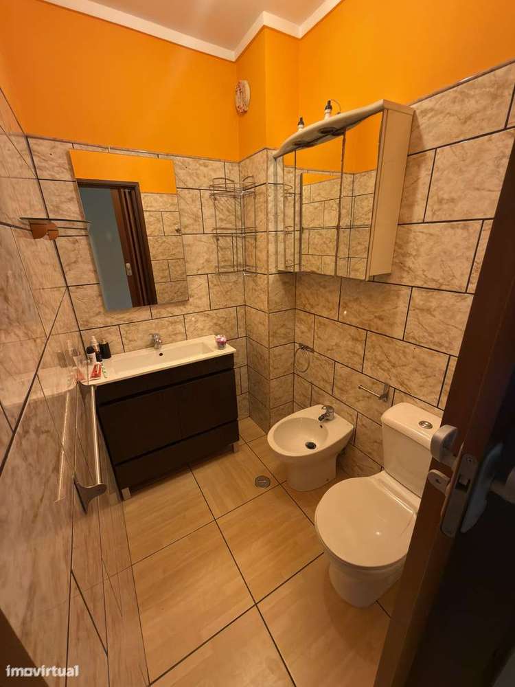 Quarto Duplo para arrendar em Monte-Abraão - Grande imagem: 5/7