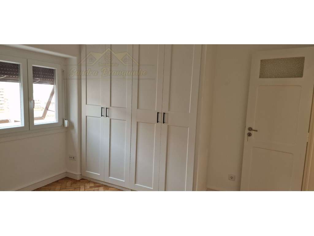 Apartamento T3+1 RENOVADO no centro-13