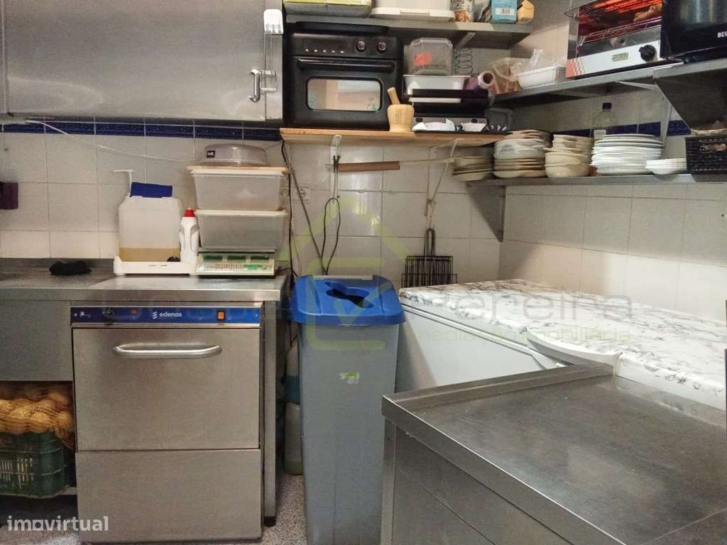 Churrasqueira e Snack Bar para Venda-11