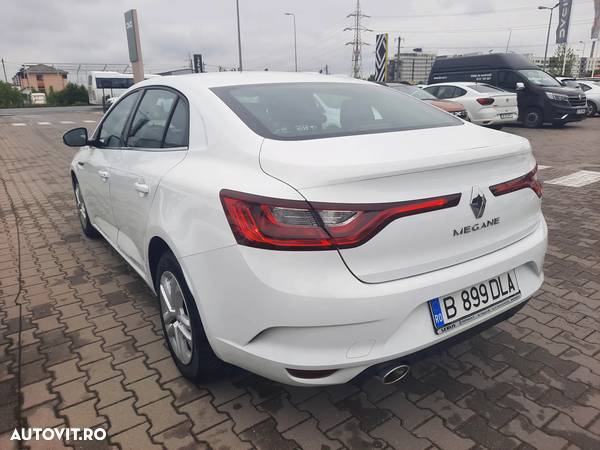 Renault Megane TCe Zen - 4