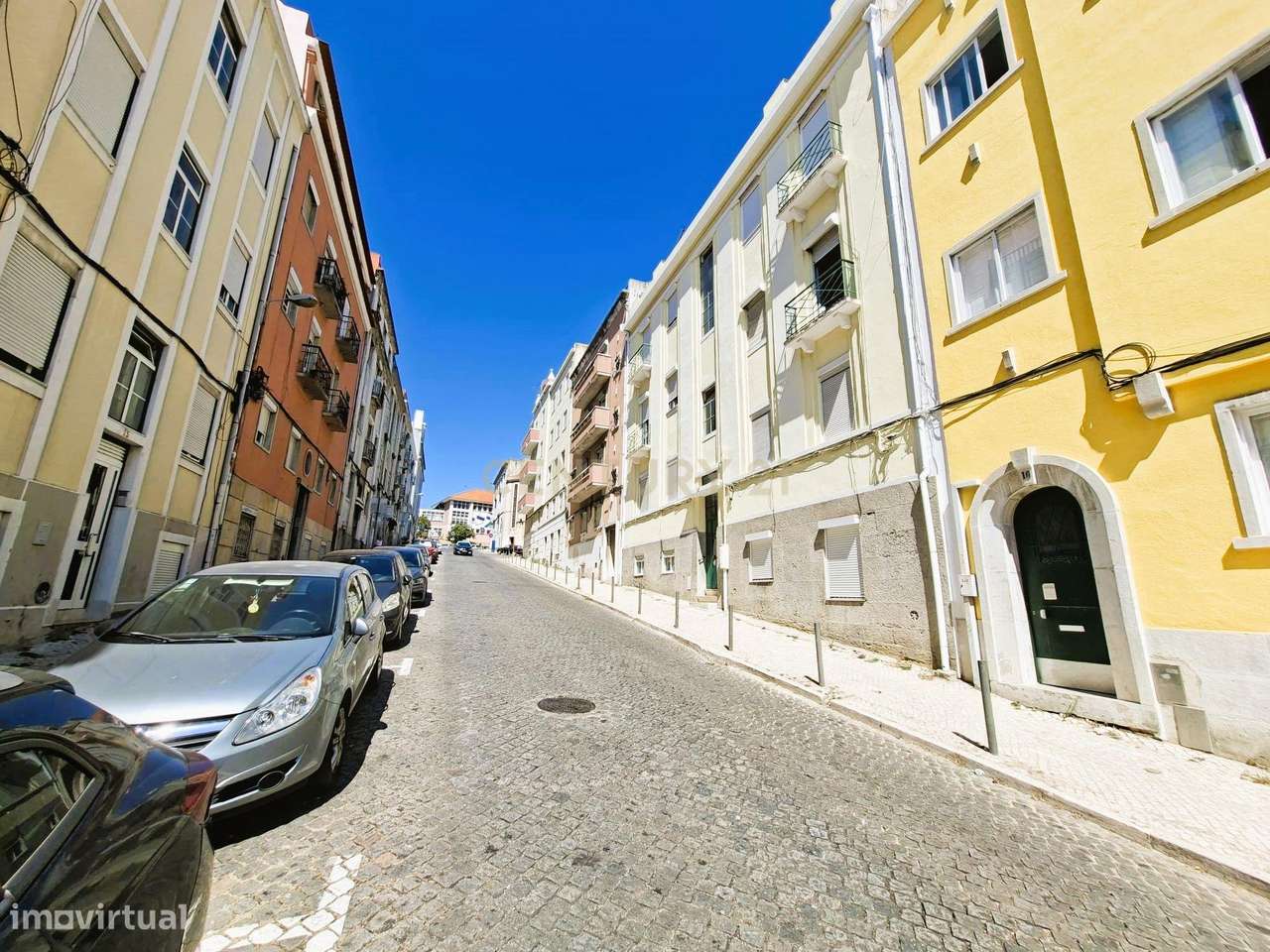 Apartamento Renovado em open-space na Penha de França, Lisboa-18