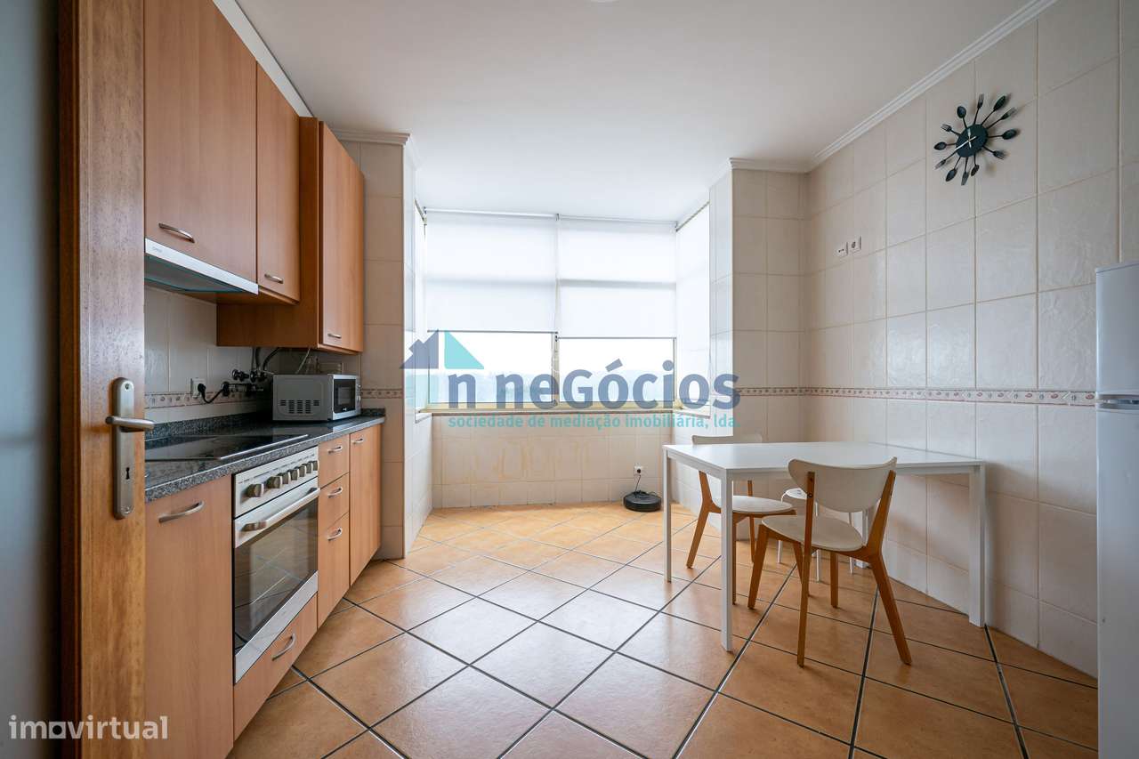 Apartamento t1 com lugar de garagem em O. Azeméis-0