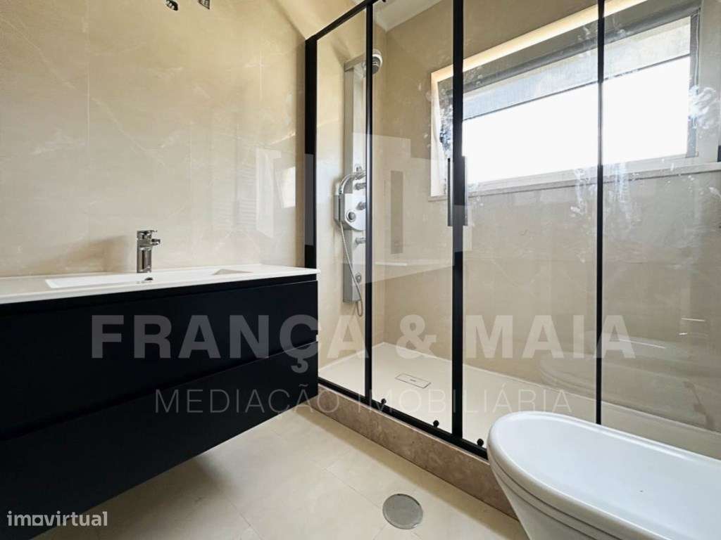 Moradia T3 Renovada com Áreas Excepcionais e Potencial até T5 em Pe...-21