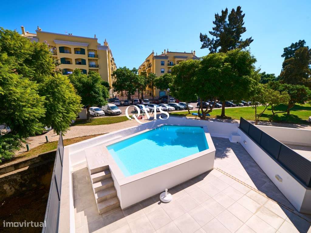 Elegante Apartamento T2 Mobilado com Garagem & Piscina no Coração d... - Grande imagem: 4/28