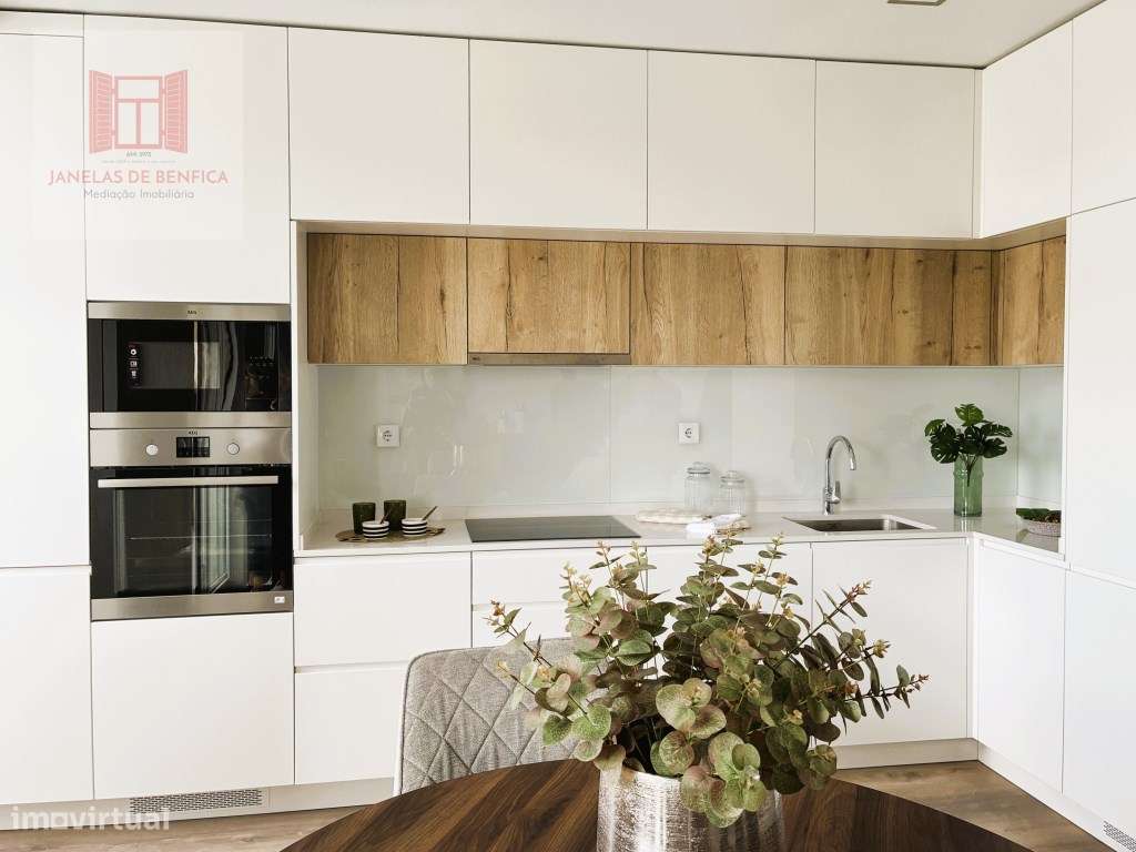 T3 em Benfica, renovado, equipado, mobilado, varanda aberta-1