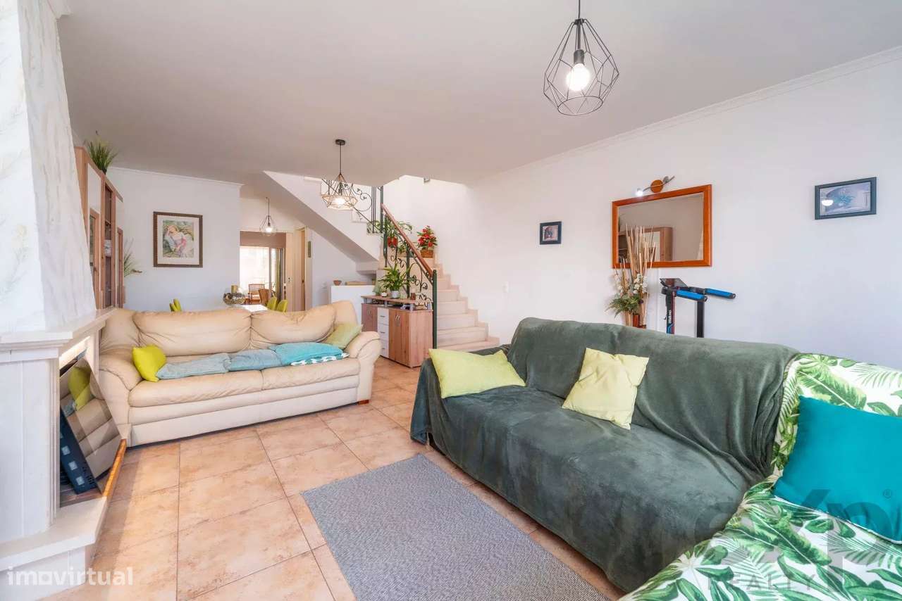 Moradia T3+1 com pátio e garagem em Olhão - Grande imagem: 3/49