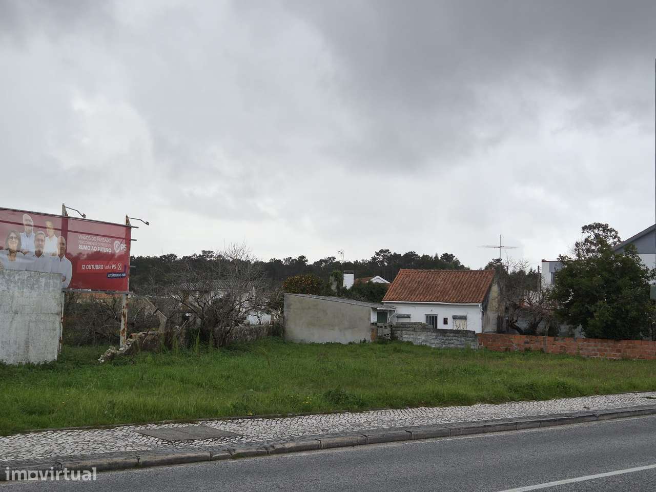 Terreno  urbano, de 1750m²,  a 1 minuto do centro da  Marinha Grande. - Grande imagem: 4/6