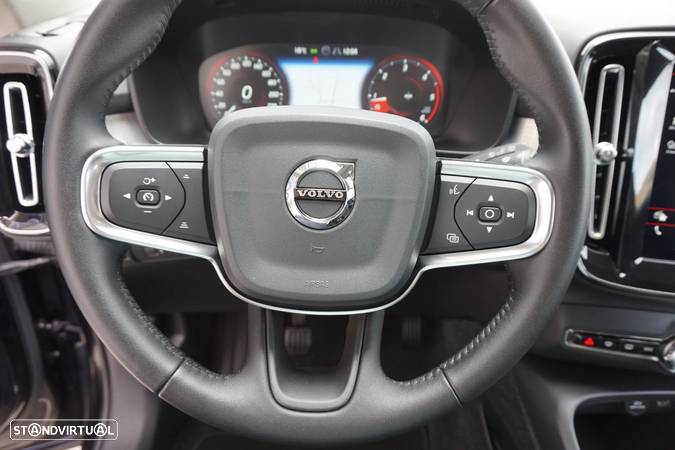 Volvo XC 40 2.0 D3 Momentum Plus - 34