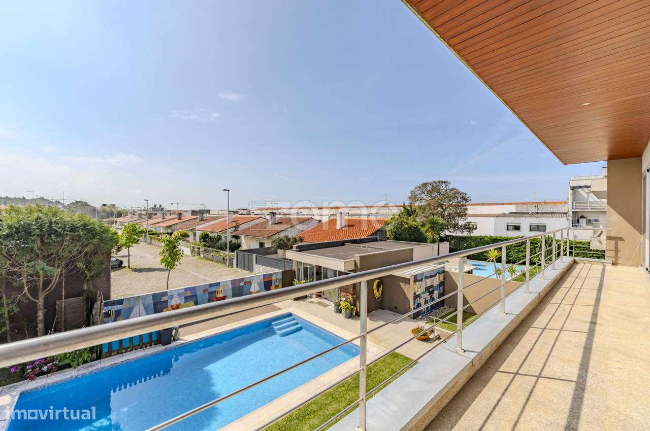 Moradia T5 com Piscina, 4 Suites e Garagem para 4 Carros em Esposende-55