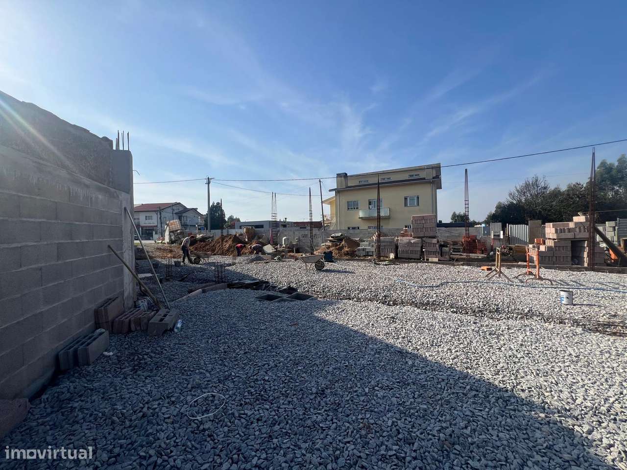 MORADIA TÉRREA EXCLUSIVA | T5 – Piscina e Jardim – Praia-14