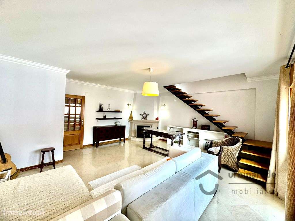 Apartamento T2+1 Duplex, c/ parqueamento, Ramada Caneças.-5