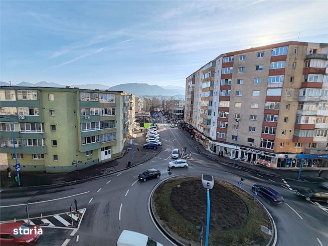Apartament spatios, luminos si complet mobilat în Tractorul – 0% comis-9