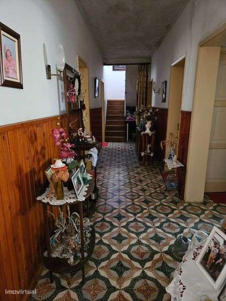 Moradia V4 com quintal - Grande imagem: 3/12