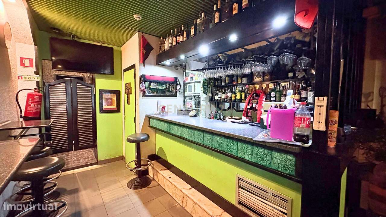 Loja e Bar junto à Avenida Duque de Loulé - Grande imagem: 3/17