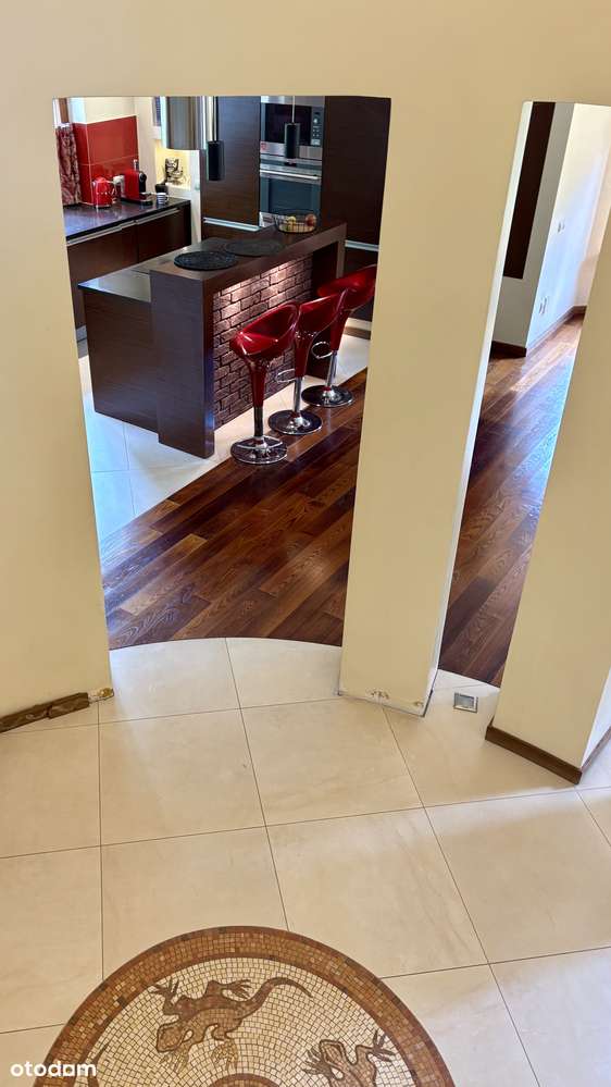 Dom jednorodzinny z klasą, blisko centrum Milanówka - Pełny obrazek: 4/7