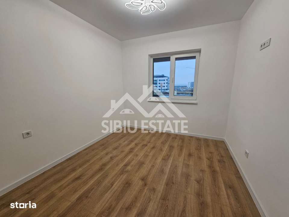 Apartament 3 camere decomanadate Calea Surii Mici - Imagine principală: 4/8