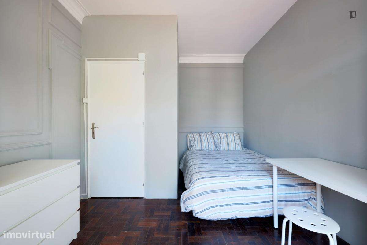 Quarto - localizado em Entrecampos Lisbon - Grande imagem: 2/10