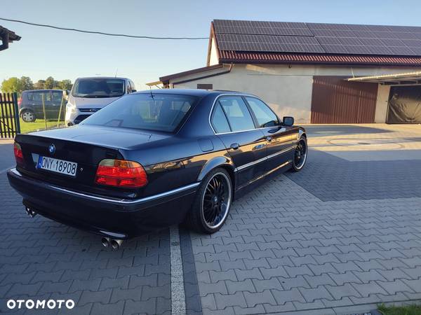 BMW Seria 7 740i - 2