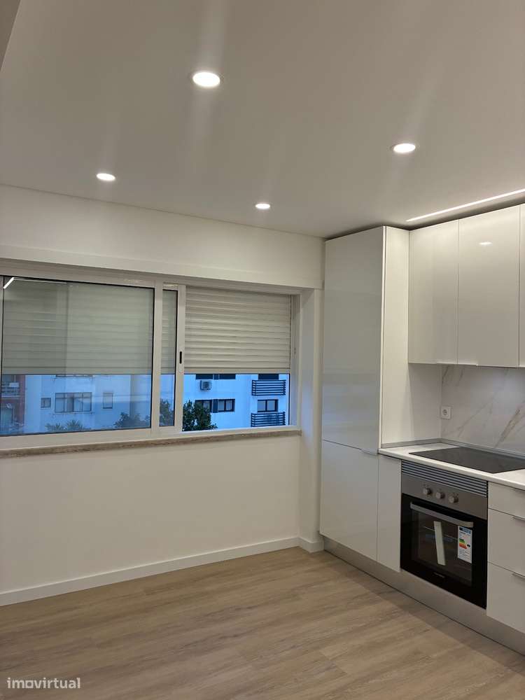 Apartamento T4 em Barreiro com Excelente Localização-33