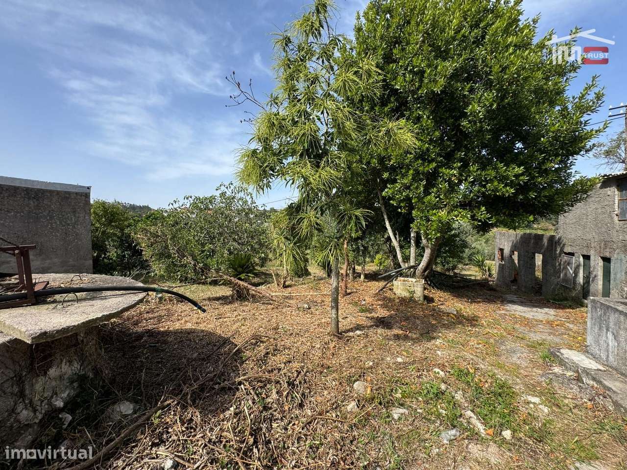 Moradia T2 habitável com terreno (imovel com licença de utilização)-28
