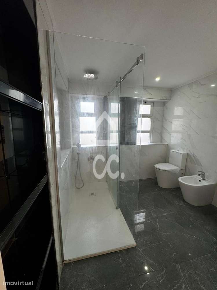 Apartamento T3 com terraço - Odivelas-14