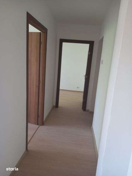 Vand apartament 3 camere - Imagine principală: 5/7