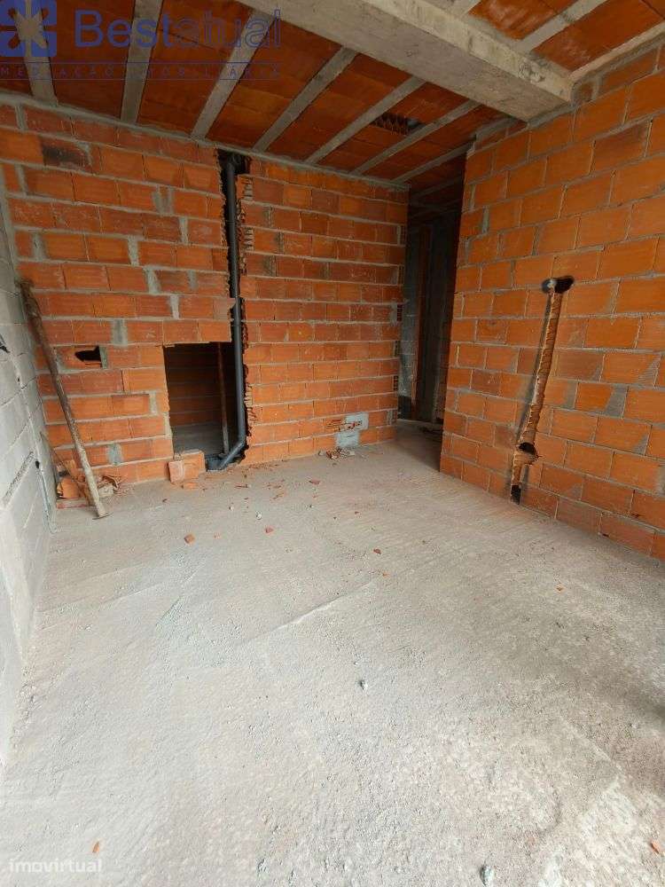 Moradia T 3 em fase de construção - Ótimos Acabamentos-27