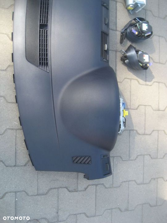 audi a4 b6 małysz 01-04r deska rozdzielcza konsola airbag pasy bezpieczeństwa kolor niebieski - 16