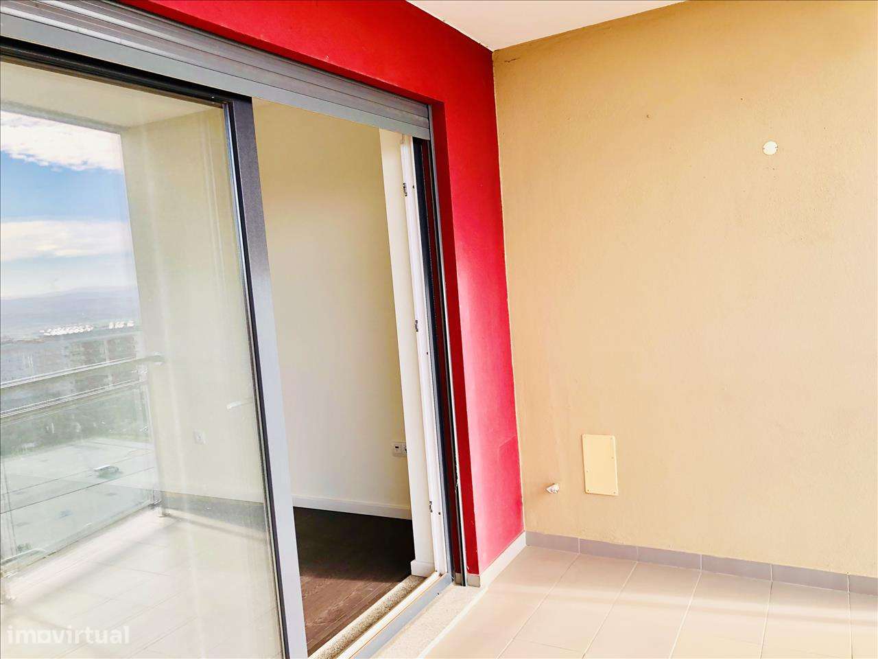 Apartamento em Covilhã, Santa Maria - Grande imagem: 3/5