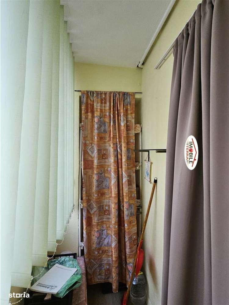 Apartament 3 camere decomandat cu pivnita de vanzare in Vasile Aaron-17